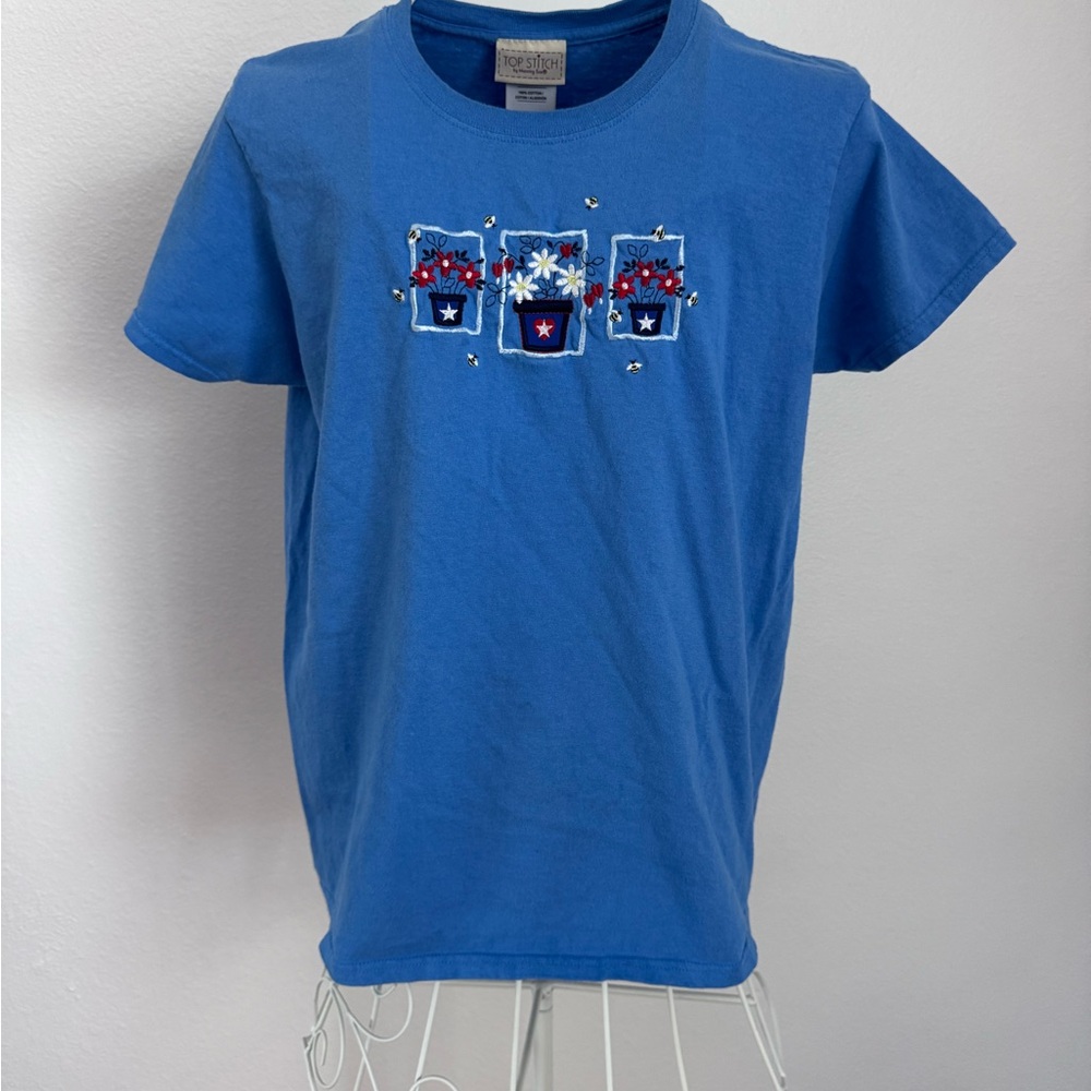 Blue Short Sleeve Tee with Embroidered Floral Graphic